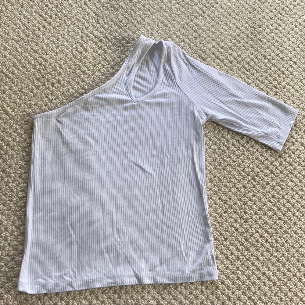 One shoulder white shirt. Stradivarius . Size s.